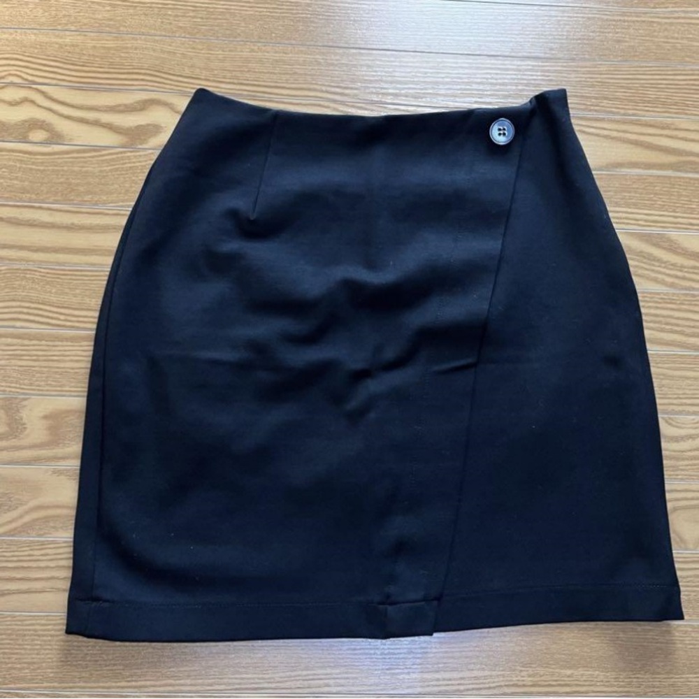 Elegant Black Skirt